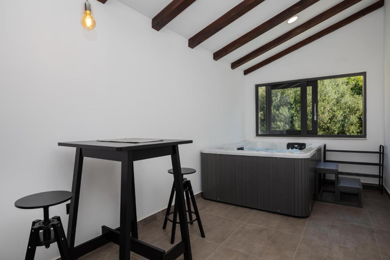 Luxury Apartman Tinel Mimice Esterno foto
